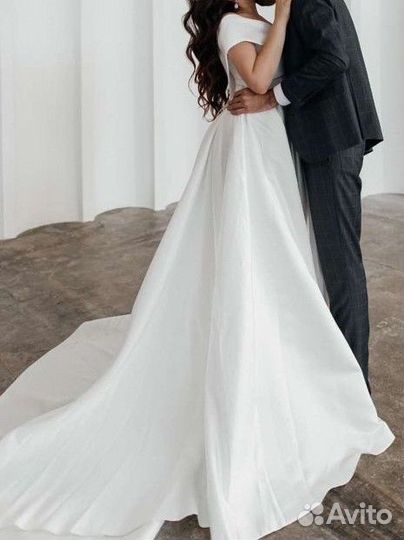 Свадебное платье 44