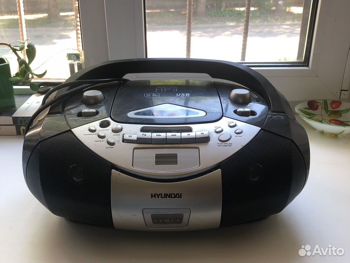Кассетный магнитофон hyundai