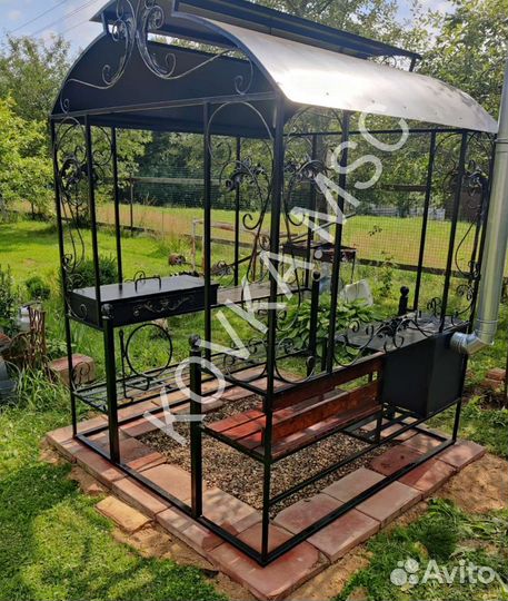 Мангал с крышей