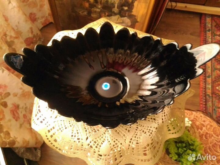 Ваза-ладья, цветное стекло, черный хрусталь,конфет