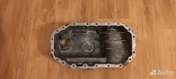 Поддон двигателя Volkswagen Golf 4 1.4-1.6 16V