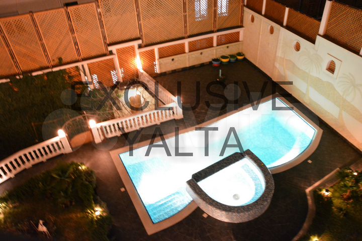 Дом 500 м² на участке 9 сот.