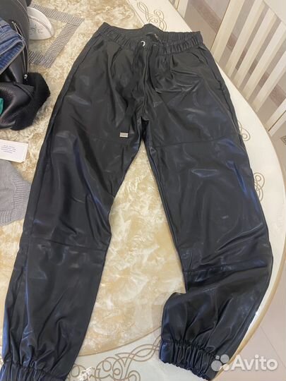 Женская одежда и обувь