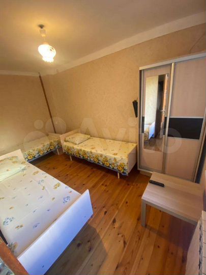 Комната 15 м² в 4-к., 1/2 эт.