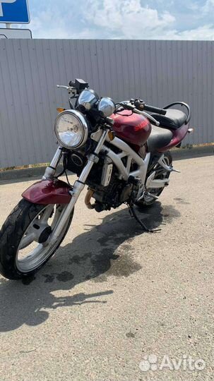 Suzuki sv400