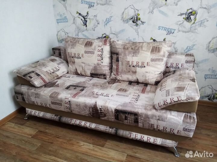 Диван двуспальный