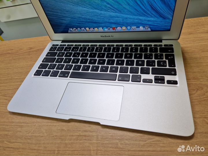 Ноутбук Apple MacBook Air 11 Mid 2012