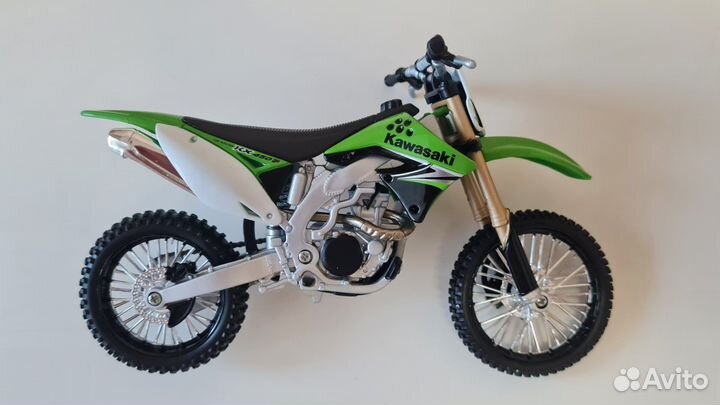 Модель мотоцикла Maisto Kawasaki KX450F