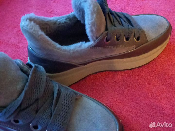 Кроссовки зимние женские новые 39