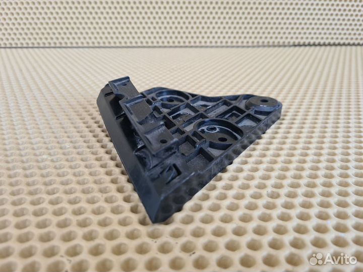 Кронштейн фары передний левый Infiniti M25 M37 M56