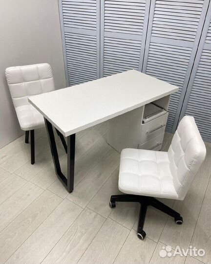 Маникюрный стол / комплект