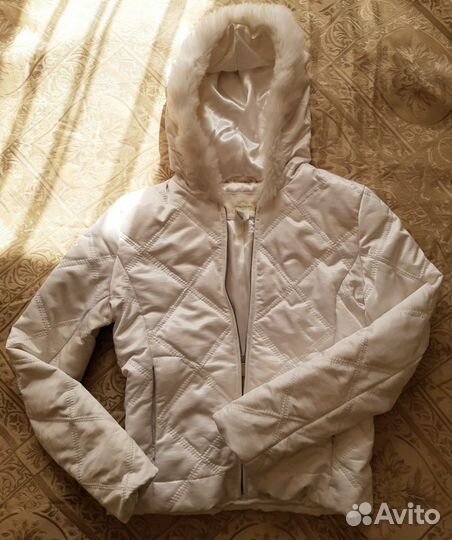 Куртка белая, женская, пух, короткая, бренд