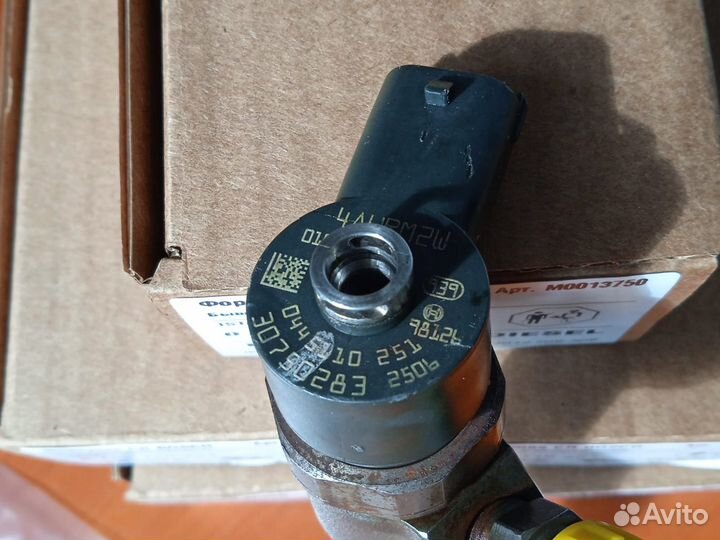 Форсунки Volvo XC70 2.4D 30750283