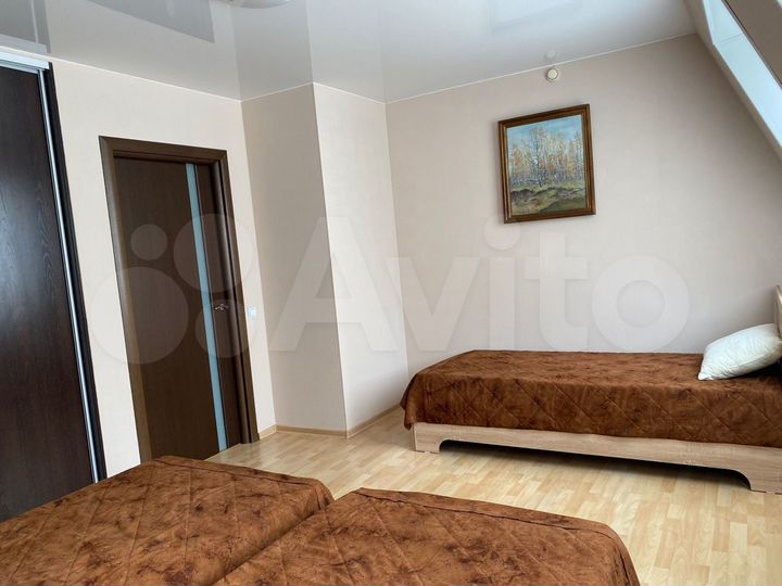 3-к. квартира, 100 м², 3/4 эт.