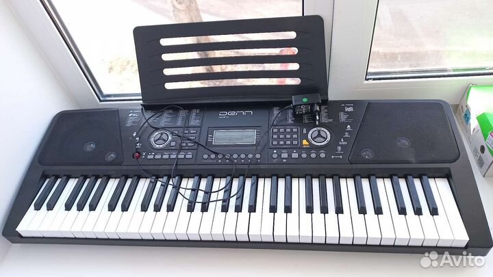Синтезатор Denn dek610
