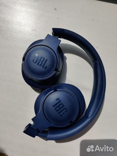 Беспроводные наушники JBL Tune 770nc