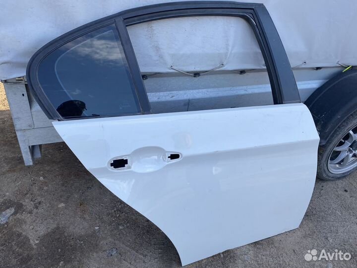 Дверь правая bmw e90