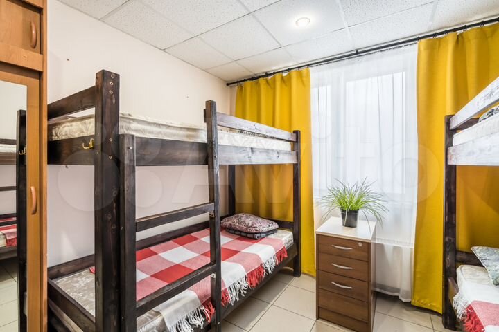 Комната 20 м² в 4-к., 1/17 эт.