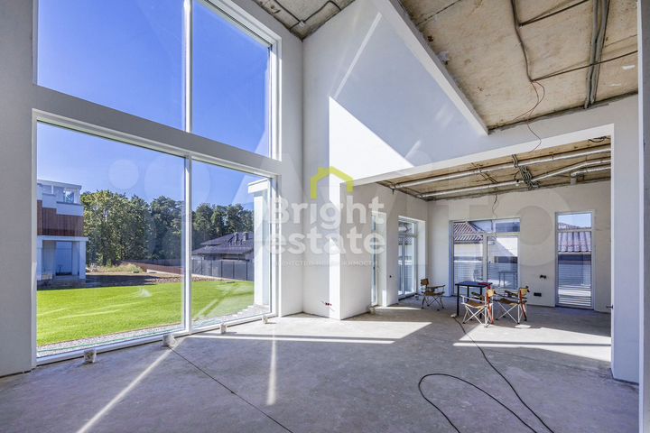 Дом 412 м² на участке 11 сот.