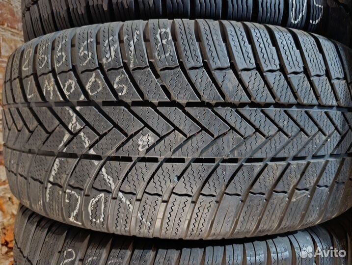 Bridgestone Blizzak LM-005 255/55 R18