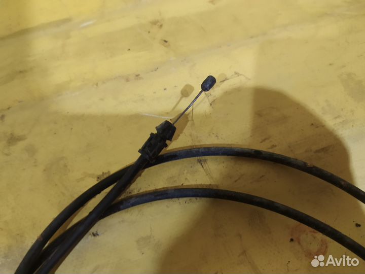 Трос открывания капота Cadillac SRX 2003-2009