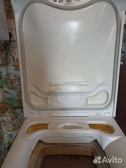 Стиральная машина с вертикальной загрузкой