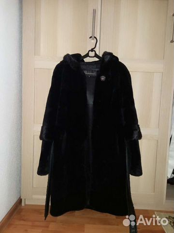 Шуба мутоновая с капюшоном