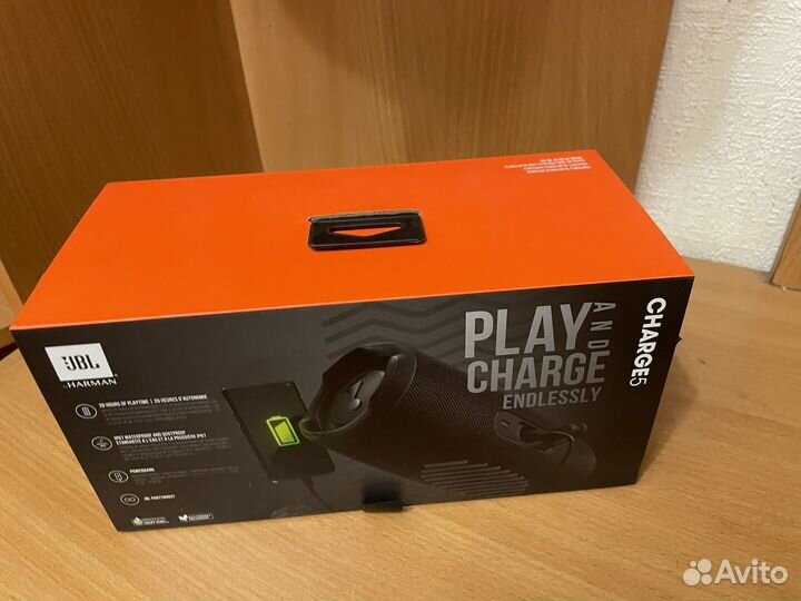 Коробка от оригинальной jbl charge 5