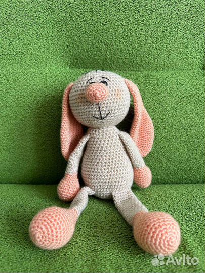 Заяц вязаный ручная работа