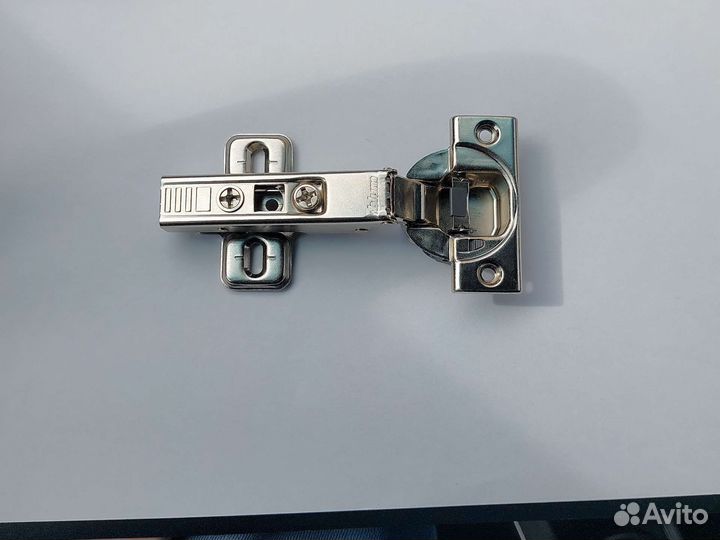 Мебельные петли Blum