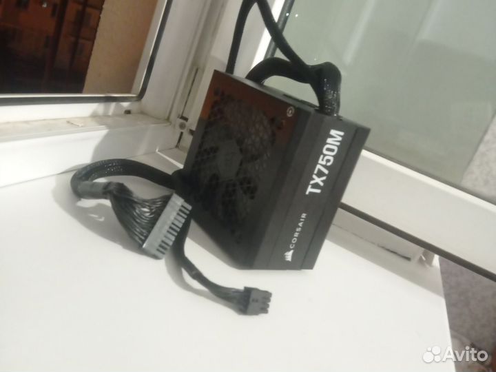 Блок питания corsair 750W 80+ gold