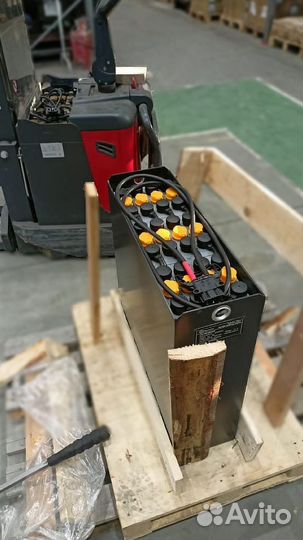 Тяговый аккумулятор для складской техники от производителя