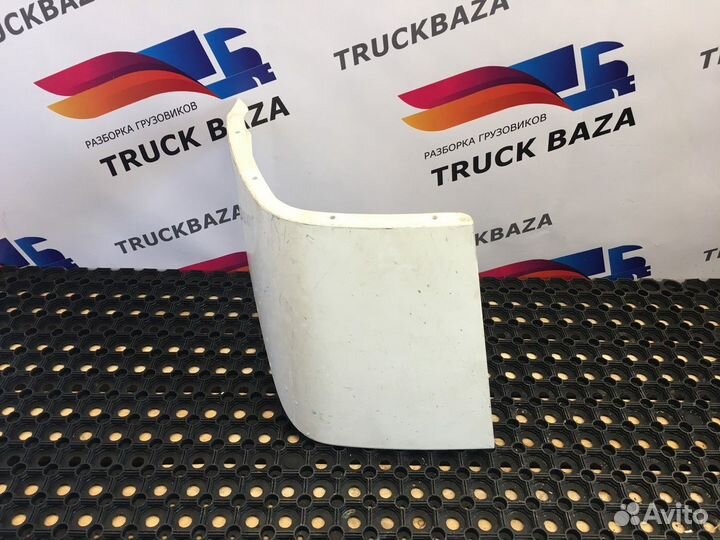 Спойлер кабины верхний правый Daf XF105