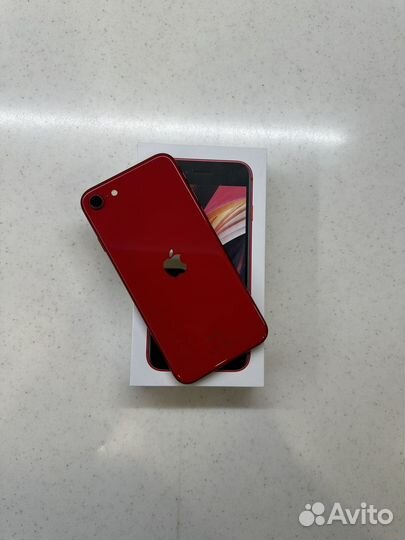 iPhone SE, 64 ГБ