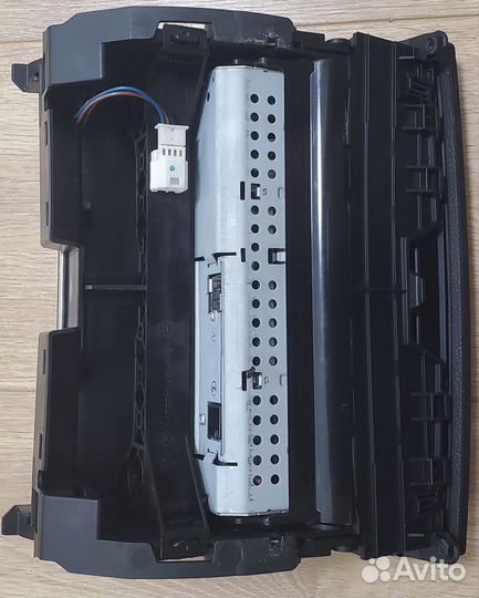 Экран магнитолы w204
