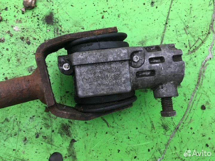 Тяга кулисы кпп Ауди 80 90 Б3