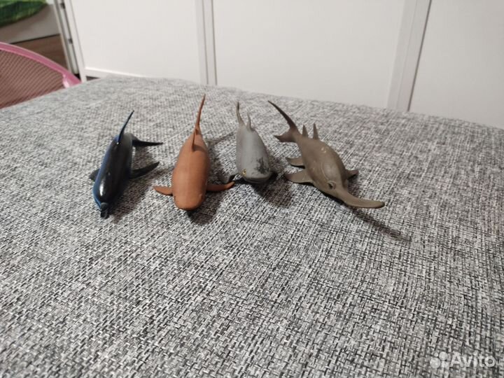 Набор резиновых акул