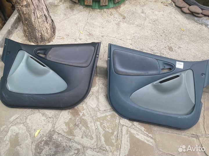 Дверные карты Toyota Vitz