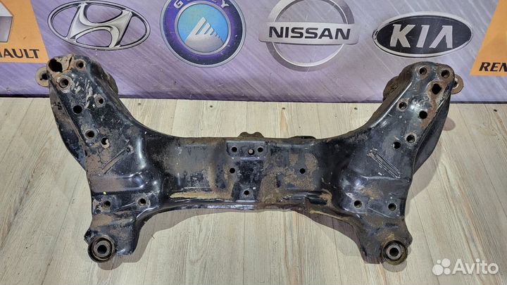 Подрамник Балка подмоторная Nissan primera P12