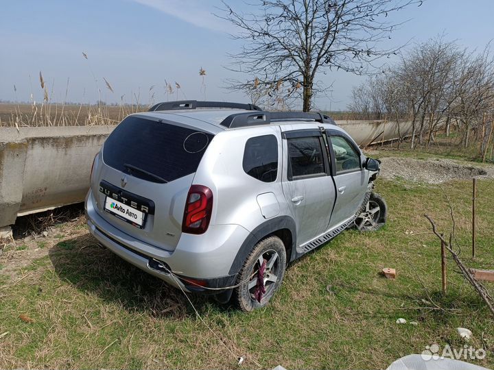 Renault Duster 2.0 МТ, 2020, битый, 176 853 км