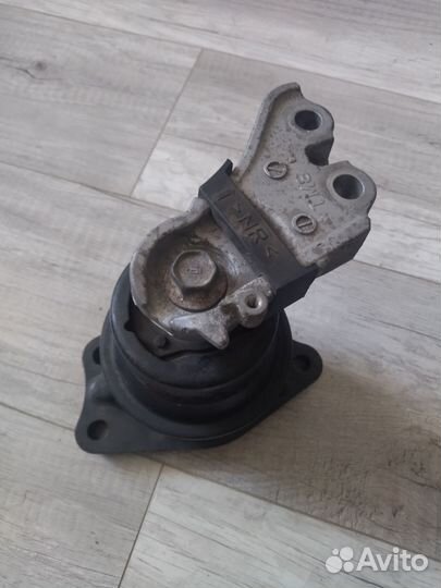 Подушка двигателя передняя правая Хонда