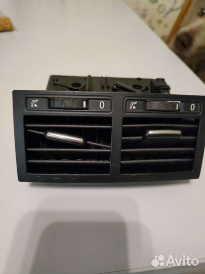 Дефлектор заднего воздуховода