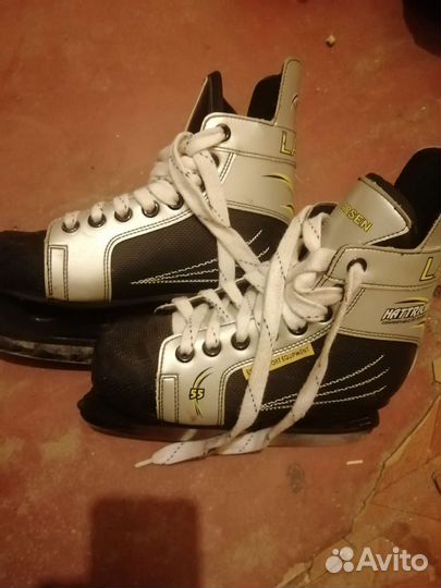 Коньки хоккейные