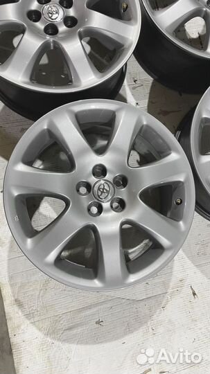 Оригинальное литьё Toyota R17 5 на 100