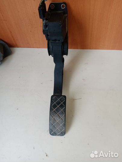 Педаль газа Skoda Fabia 1