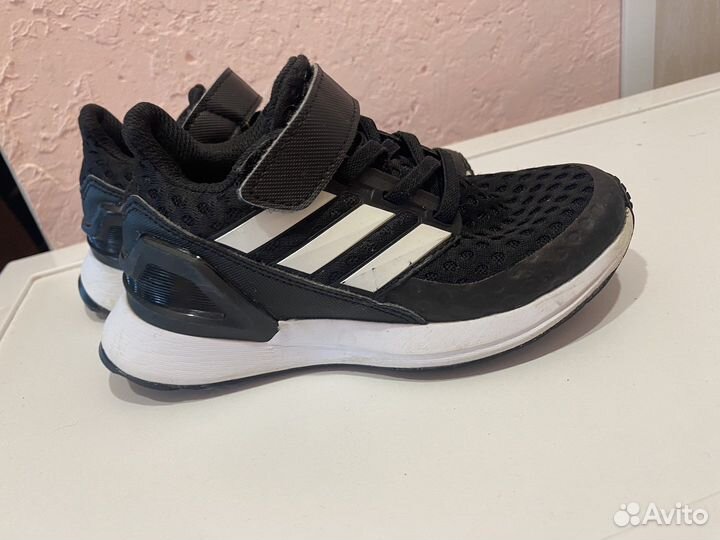 Кроссовки adidas(адидас)