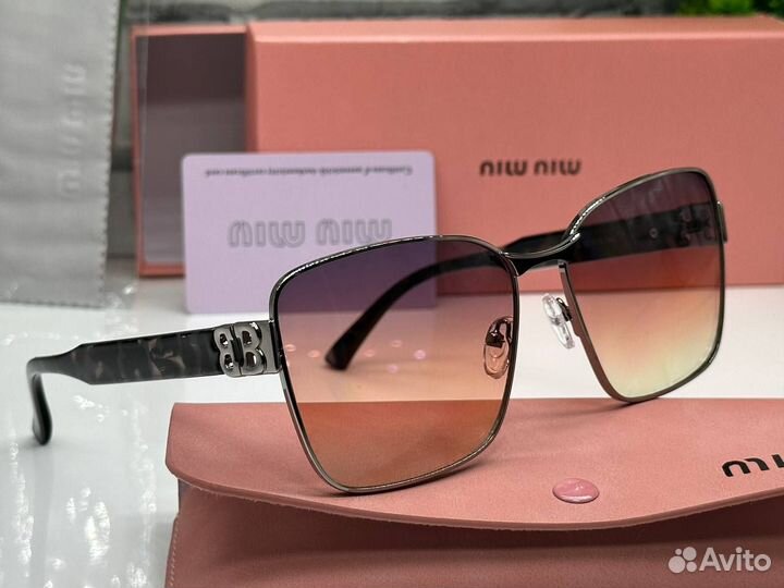 Солнцезащитные очки miu miu