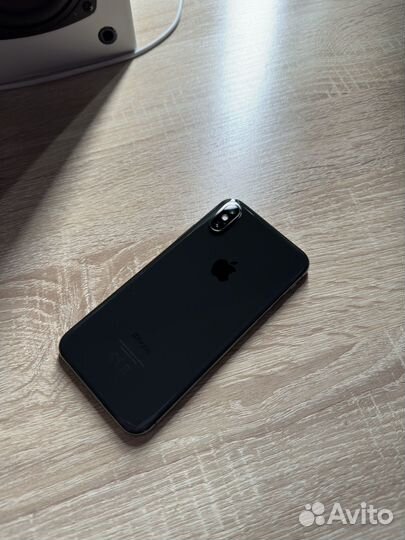 iPhone X, 64 ГБ