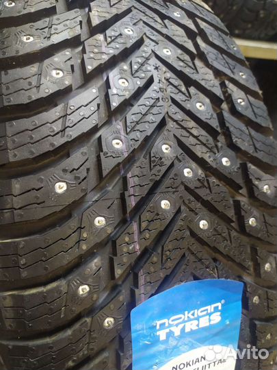 Nokian Tyres Hakkapeliitta 10p SUV 225/65 R17