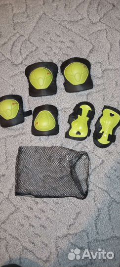 Роликовые коньки